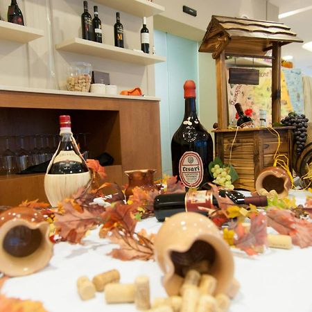 Renzo Hotel Чезенатико Екстериор снимка