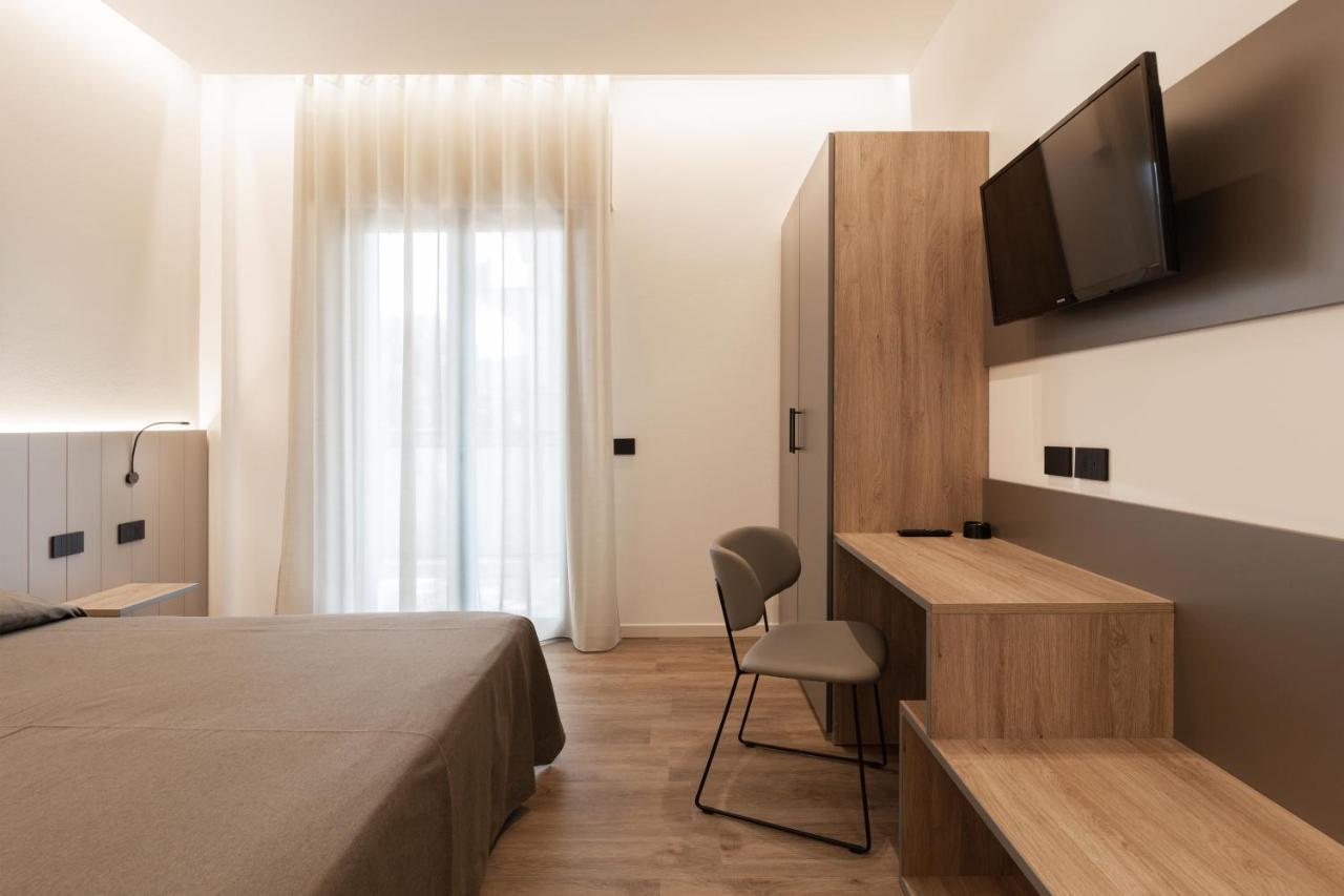 Renzo Hotel Чезенатико Екстериор снимка