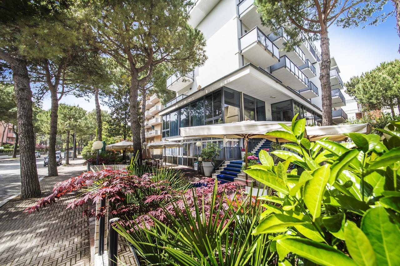 Renzo Hotel Чезенатико Екстериор снимка