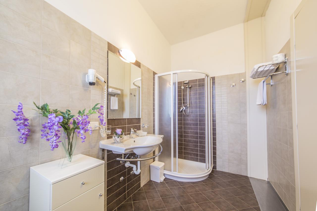 Renzo Hotel Чезенатико Екстериор снимка
