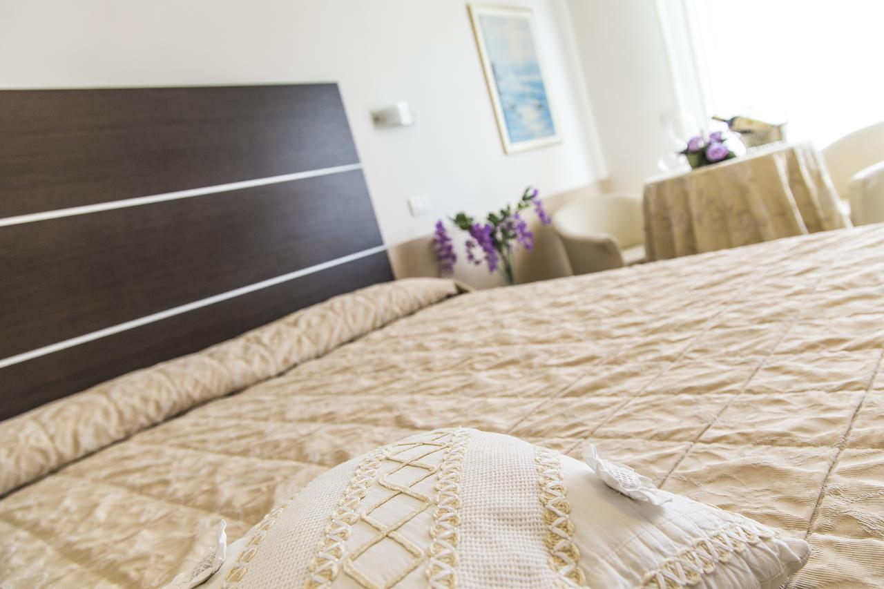 Renzo Hotel Чезенатико Екстериор снимка