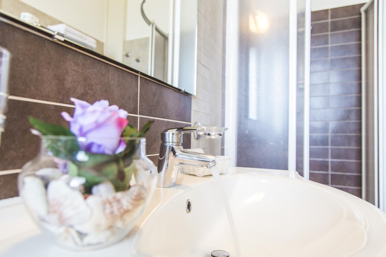 Renzo Hotel Чезенатико Екстериор снимка