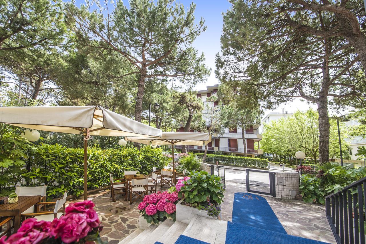 Renzo Hotel Чезенатико Екстериор снимка