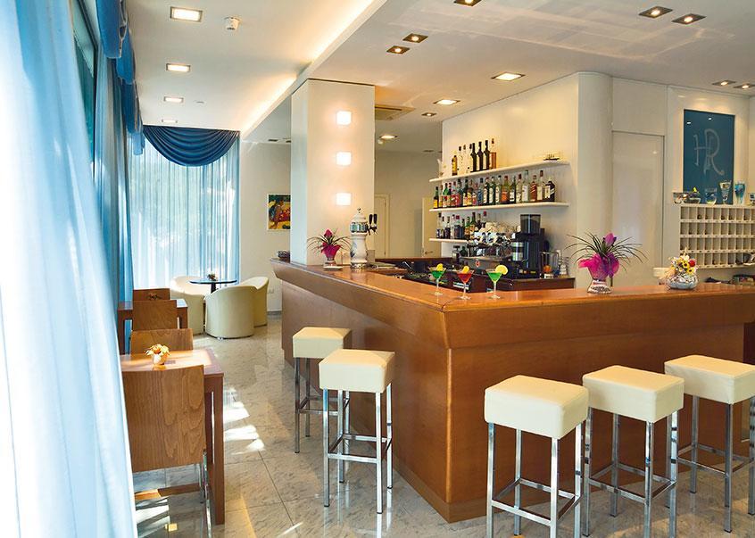 Renzo Hotel Чезенатико Екстериор снимка